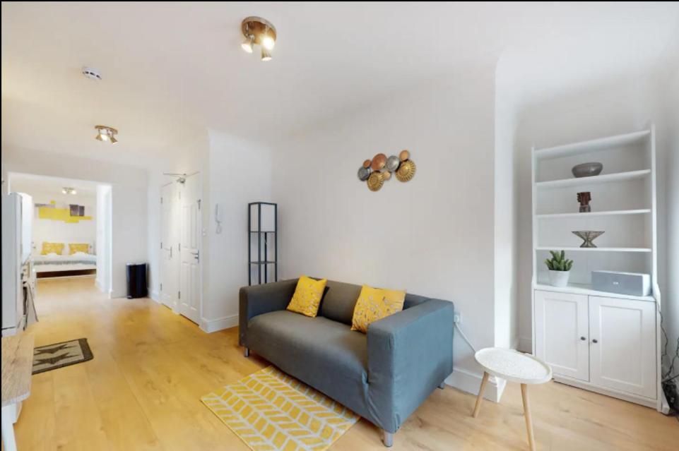 Apartamento New Spacious 1 bed studio flat in Aldgate Londres Exterior foto